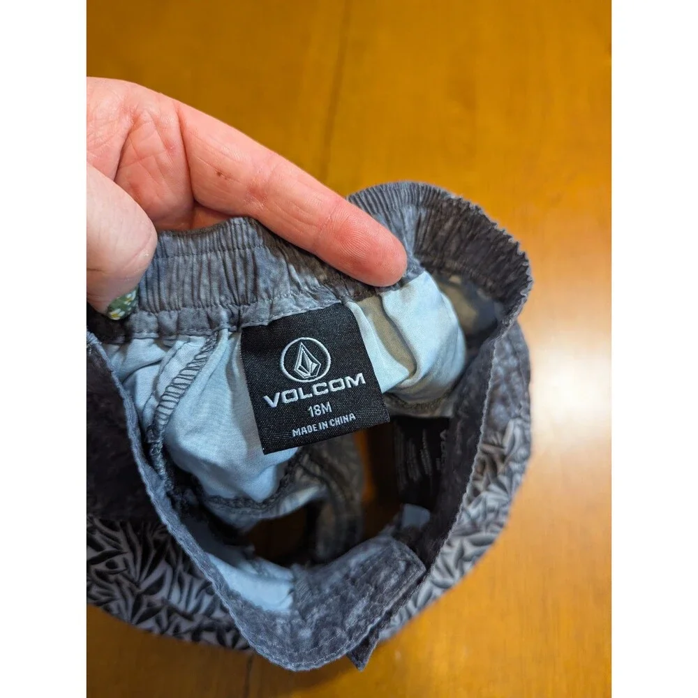 Volcom brand size